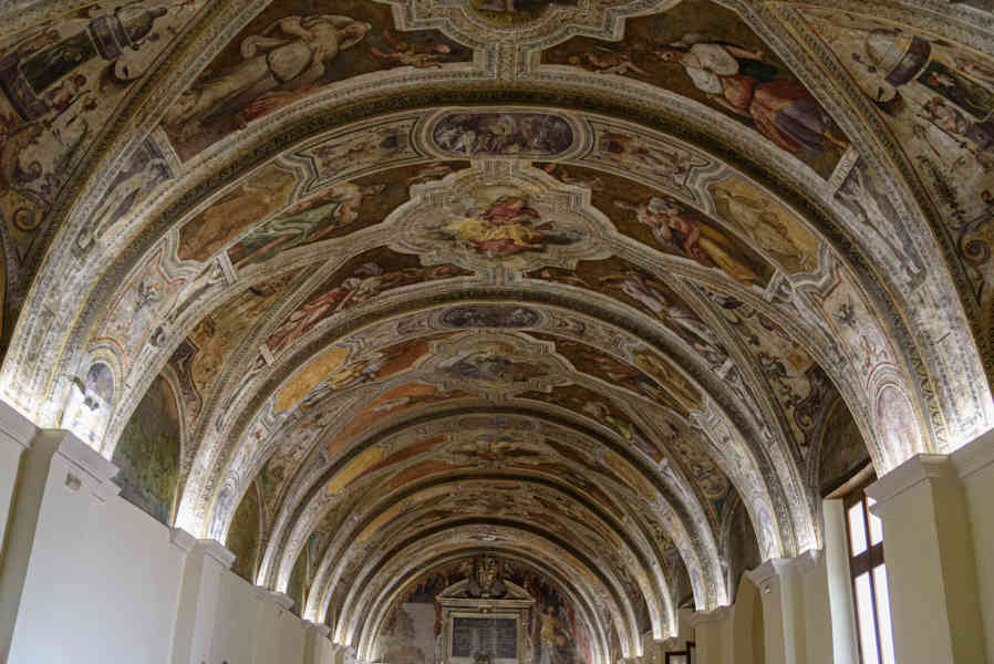 056 - Italia - Nápoles - complejo monumental de San Lorenzo Maggiore - Sala Sisto V.jpg